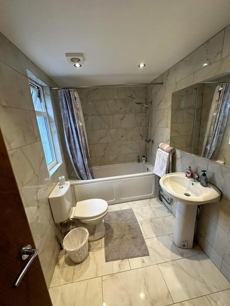 Luton Town House Near Airport Apartamento Exterior foto