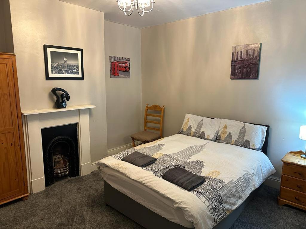 Luton Town House Near Airport Apartamento Exterior foto