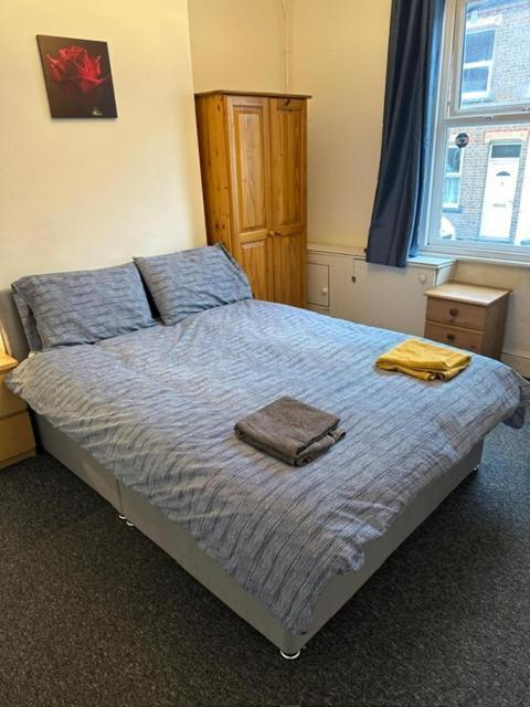 Luton Town House Near Airport Apartamento Exterior foto